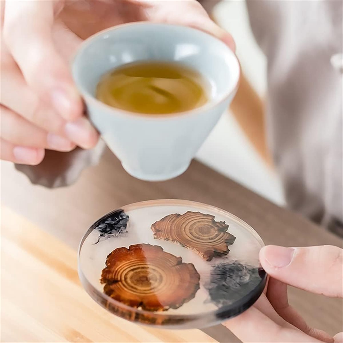 Resin Art Coasters - 6 Buah Tatakan Gelas Kayu dengan